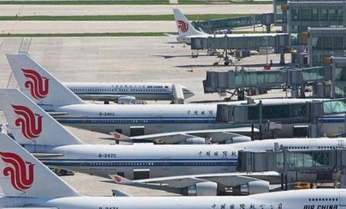 全球客运量排名前列的机场普遍具备“多枢纽协同”与“地理中转优势”两大特征