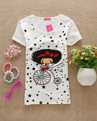 时尚服装及配饰：引领潮流的时尚风向标