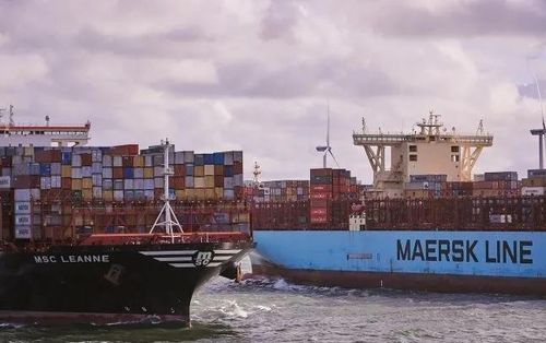 服务战略与转型方向的路径分野