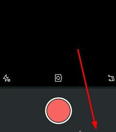 2. 点击右上角的三图标， 进入创作者中心