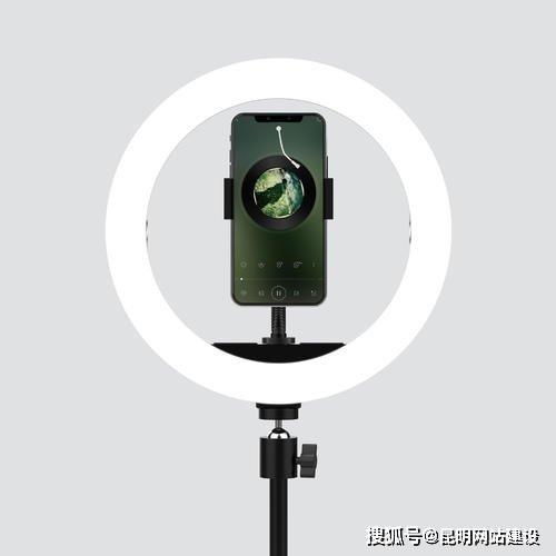 支架或摄像头：稳定直播的助手