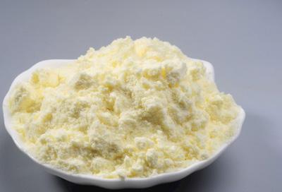 三、 奶粉颜色与气味