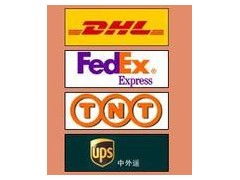 FedEx：灵活的定制化服务与全球覆盖