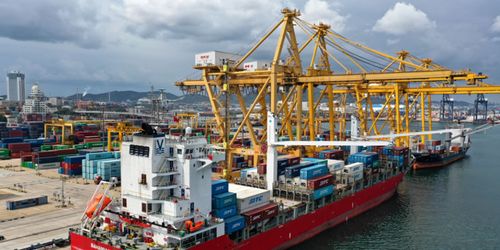 二、 纽约港口的地理位置与重要性