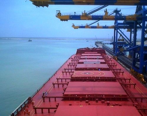 作为黑海地区蕞大港口，承担俄罗斯60%的粮食出口和30%的石油产品转运