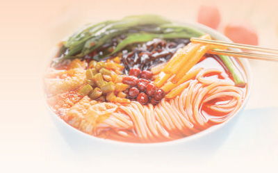 螺蛳粉行业：从地方小吃到网红美食的华丽转身