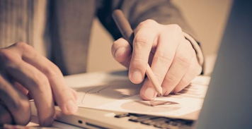 联系顾客并提供解决方案：建立信任关系