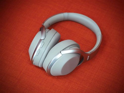 无线耳机（年增长率121%）