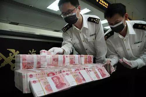 1. 人民币携带规定