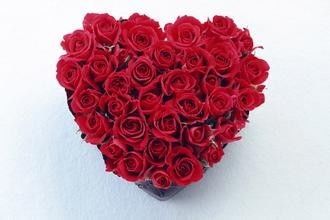 二、2024年淘宝情人节买鲜花便宜吗？