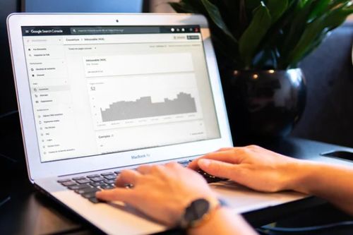 淘宝黑马新商扶持计划：邀约制下的神秘黑马