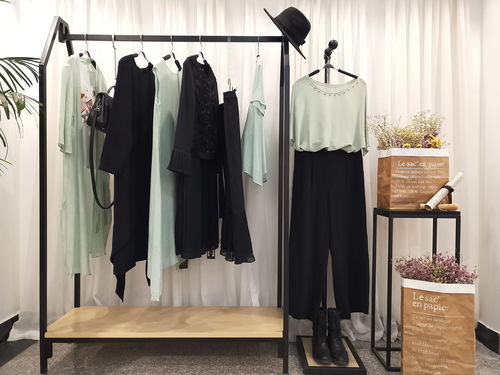 一、 初次进货需谨慎，避免风格混乱