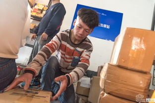 包裹被别人拿了可依报警吗？