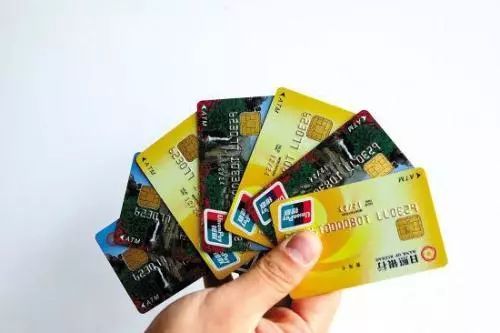 2. 灵活性强， 随时随地处理业务