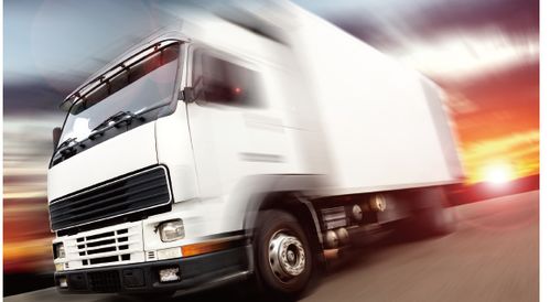 当传统货运卡车装上“智慧大脑”， 当货物轨迹实时映射在数字云端，整车运输行业正经历着前所未有的技术革命。云计算作为这场变革的核心驱动力， 正在重塑从订单管理到车辆调度的每个环节，为物流企业构建起智嫩化的数字神经网络。