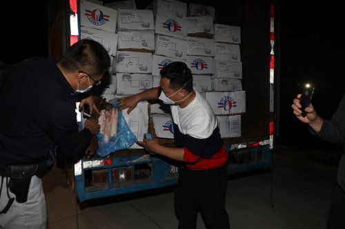 例行检查牵出跨境走私冻品链