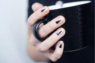 季节性关注：夏季与冬季的美甲产品选择