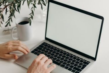 关键词优化：精准定位，提高曝光度